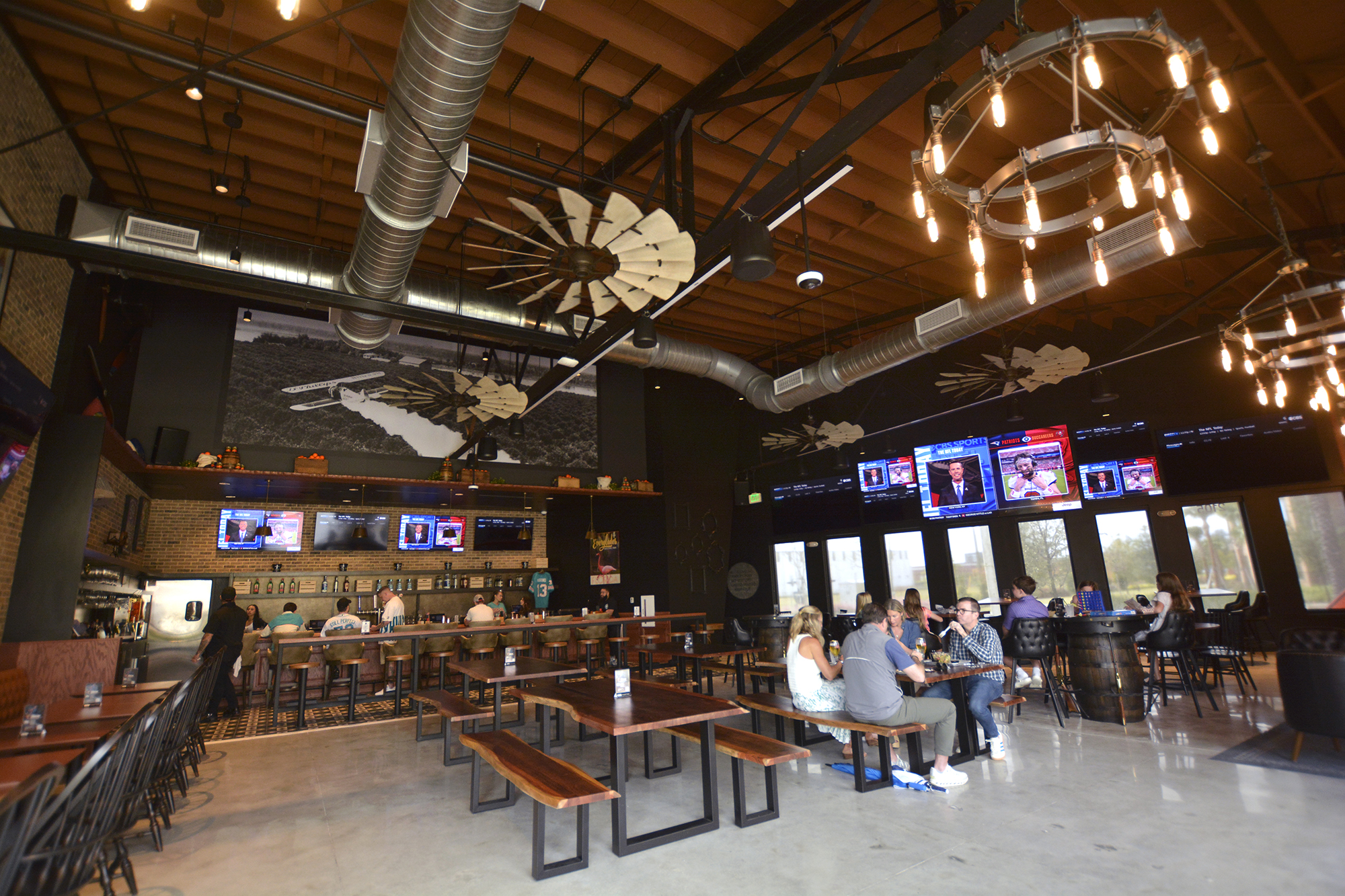 Interior photo of Walter's Tavern.